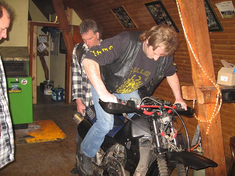 Supermoto2008 (5).JPG - nun spring schon an.....